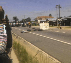 Pandemonium as FUPRE Students Protest Incessant Robbery Attacks